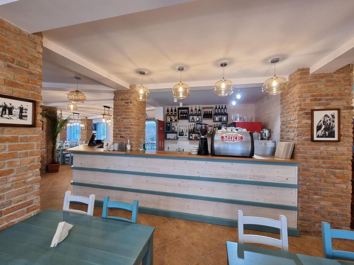 Hotel Sunrise Crisan  Εξωτερικό φωτογραφία